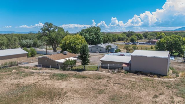 86 Molina Road, Peralta, NM 87042