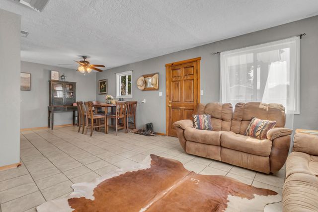 86 Molina Road, Peralta, NM 87042