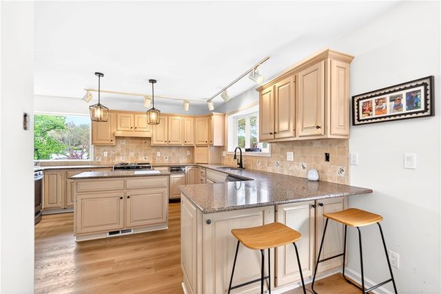 1700 Village Rd, Shaler, PA 15116