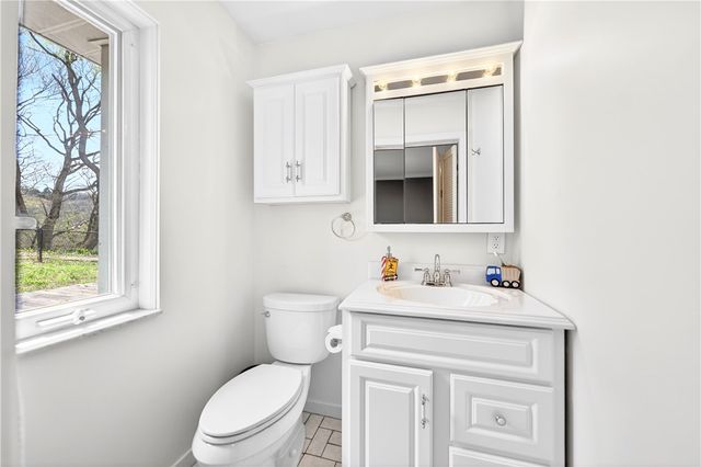 1700 Village Rd, Shaler, PA 15116