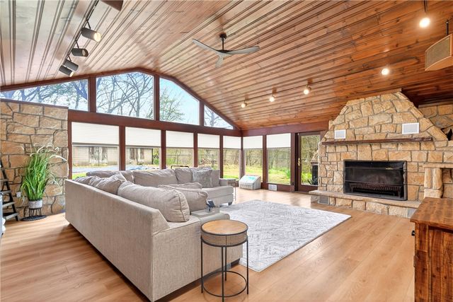 1700 Village Rd, Shaler, PA 15116