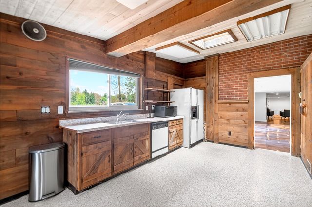 1700 Village Rd, Shaler, PA 15116