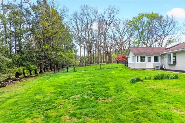 1700 Village Rd, Shaler, PA 15116