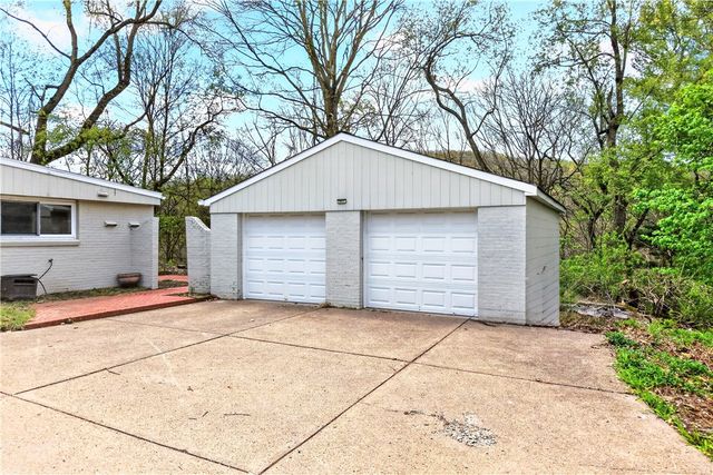 1700 Village Rd, Shaler, PA 15116