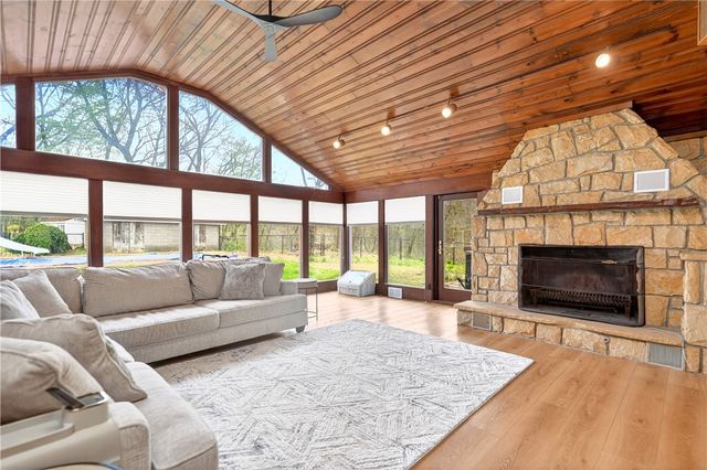1700 Village Rd, Shaler, PA 15116