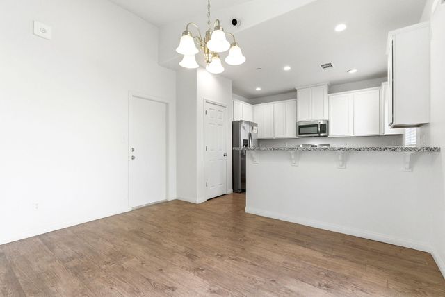 1101 S Royal Oak Place, Porterville, CA 93257