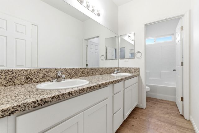 1101 S Royal Oak Place, Porterville, CA 93257