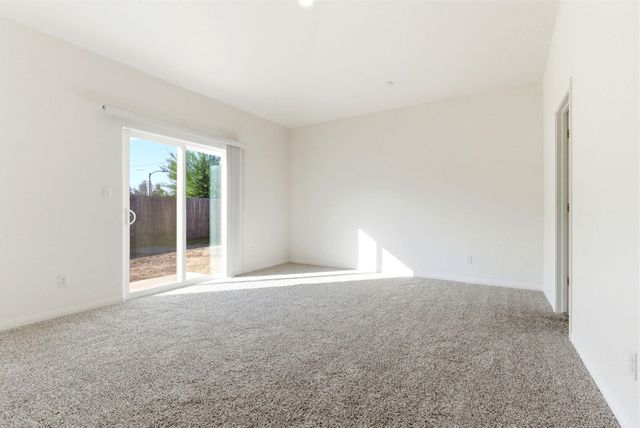 1101 S Royal Oak Place, Porterville, CA 93257