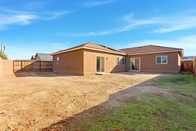 1101 S Royal Oak Place, Porterville, CA 93257