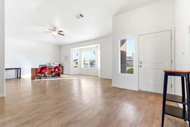 1101 S Royal Oak Place, Porterville, CA 93257