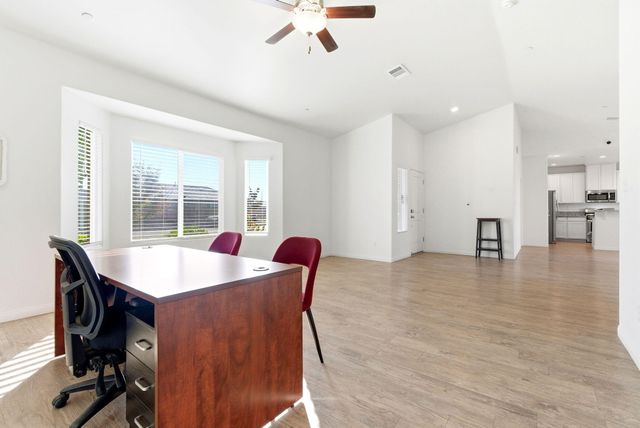 1101 S Royal Oak Place, Porterville, CA 93257