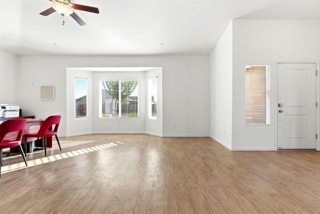 1101 S Royal Oak Place, Porterville, CA 93257