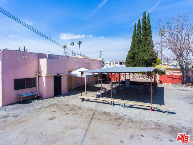 7112 S Victoria Avenue, Los Angeles, CA 90043