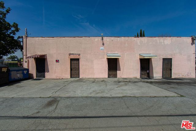 7112 S Victoria Avenue, Los Angeles, CA 90043