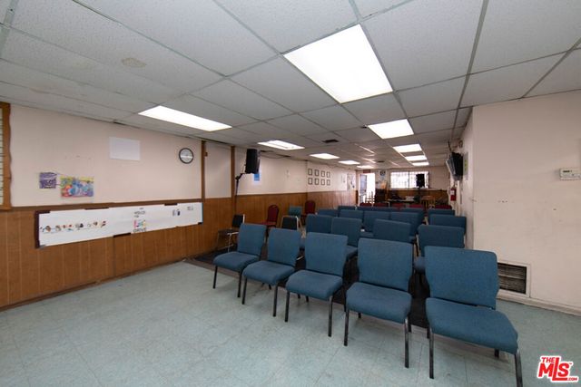 7112 S Victoria Avenue, Los Angeles, CA 90043