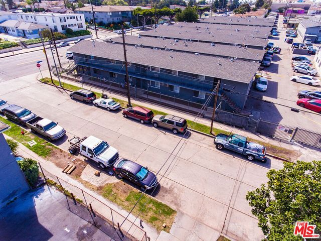 7112 S Victoria Avenue, Los Angeles, CA 90043