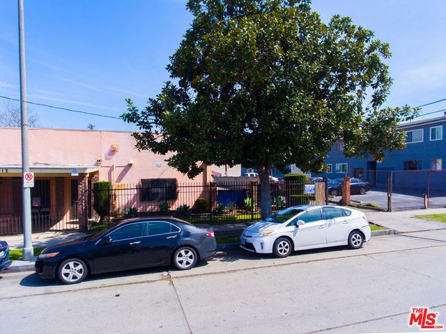 7112 S Victoria Avenue, Los Angeles, CA 90043