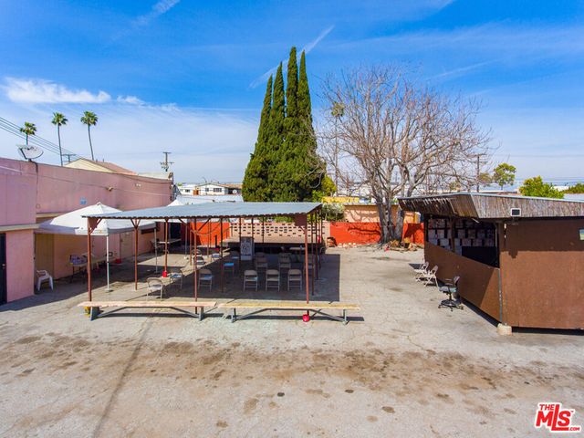 7112 S Victoria Avenue, Los Angeles, CA 90043