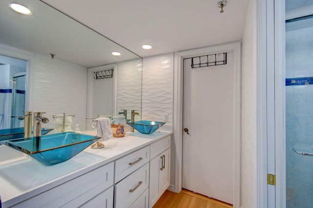 300 Golfview Road 407, North Palm Beach, FL 33408