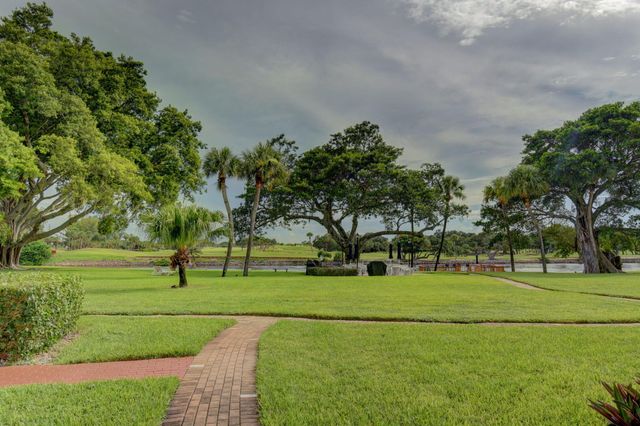 300 Golfview Road 407, North Palm Beach, FL 33408