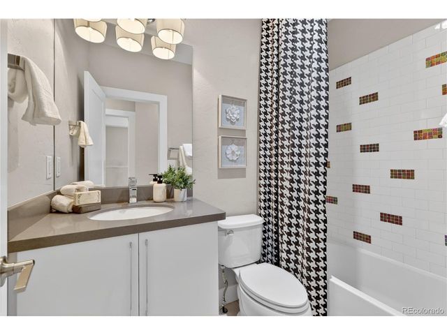 1622 W 67th Ave, Denver, CO 80221