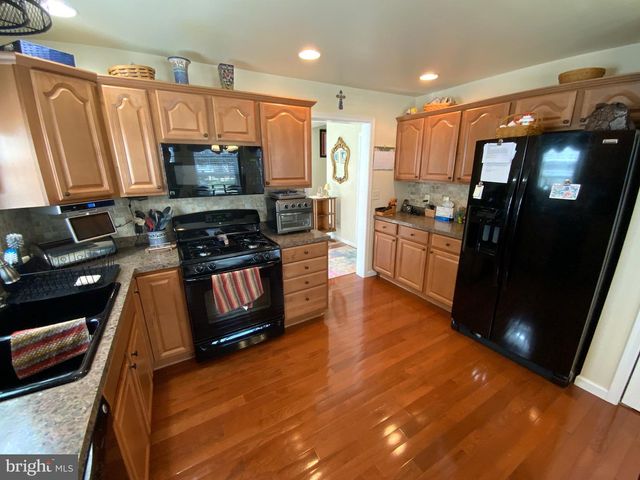 133 NEEDLEWOOD DRIVE, Harrisburg, PA 17112