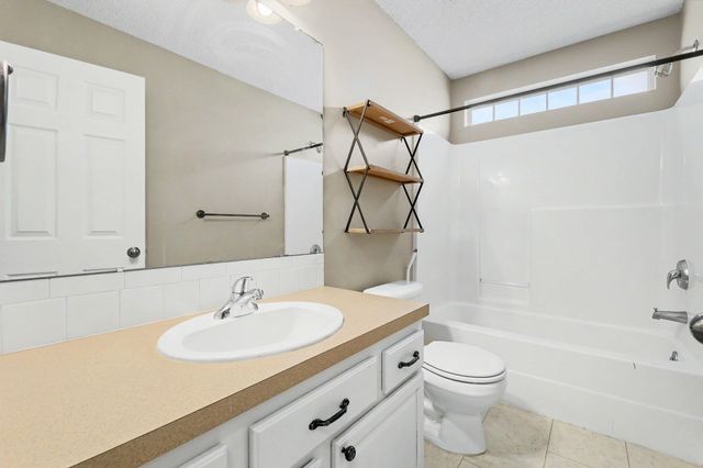 606 E Woodstone Ct, Andover, KS 67002