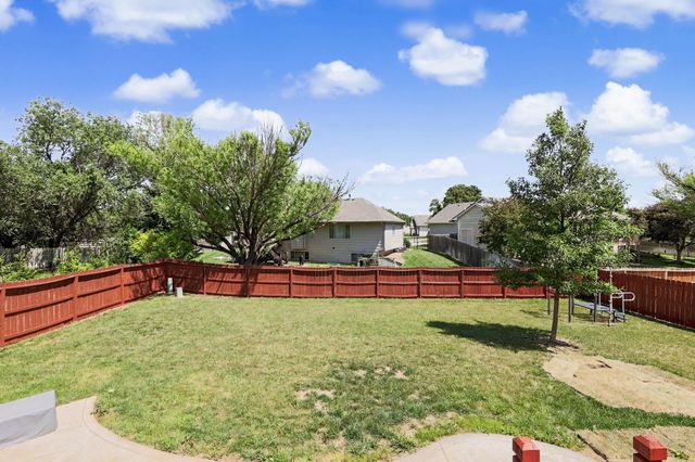 606 E Woodstone Ct, Andover, KS 67002