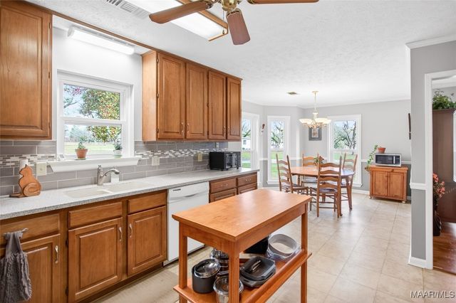 2792 Jasmine Hill Road, Wetumpka, AL 36093