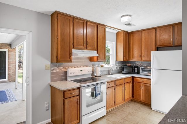 2792 Jasmine Hill Road, Wetumpka, AL 36093