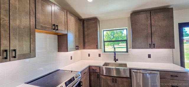 84 Reagan Drive, Eufaula, OK 74432