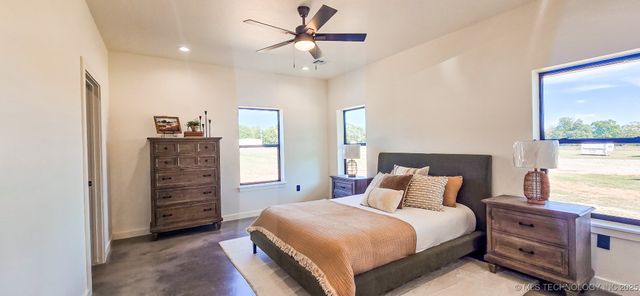 84 Reagan Drive, Eufaula, OK 74432