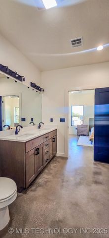 84 Reagan Drive, Eufaula, OK 74432