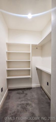 84 Reagan Drive, Eufaula, OK 74432