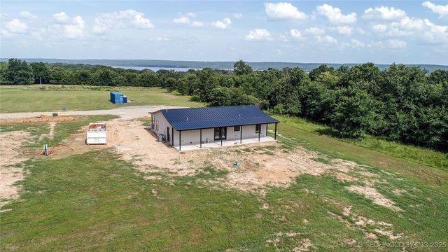 84 Reagan Drive, Eufaula, OK 74432