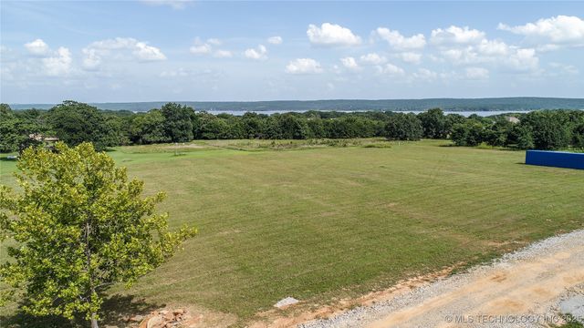 84 Reagan Drive, Eufaula, OK 74432