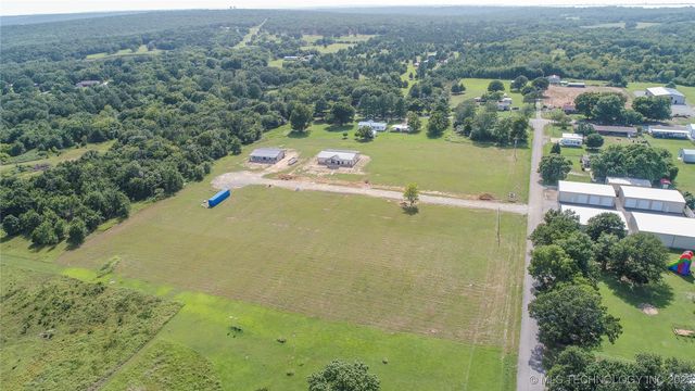 84 Reagan Drive, Eufaula, OK 74432