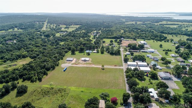 84 Reagan Drive, Eufaula, OK 74432