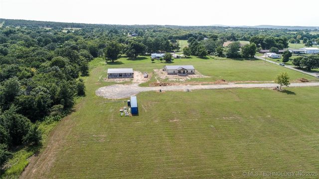 84 Reagan Drive, Eufaula, OK 74432