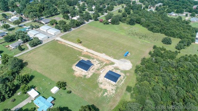 84 Reagan Drive, Eufaula, OK 74432