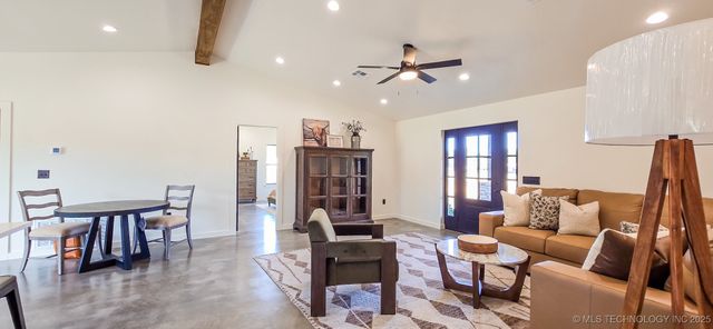 84 Reagan Drive, Eufaula, OK 74432