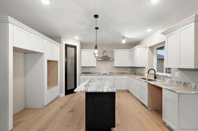 24021 Sawgrass Drive, Macomb, MI 48042