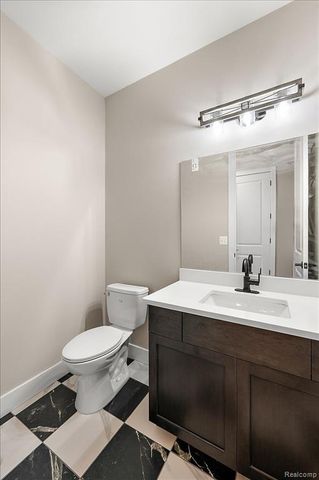 24021 Sawgrass Drive, Macomb, MI 48042