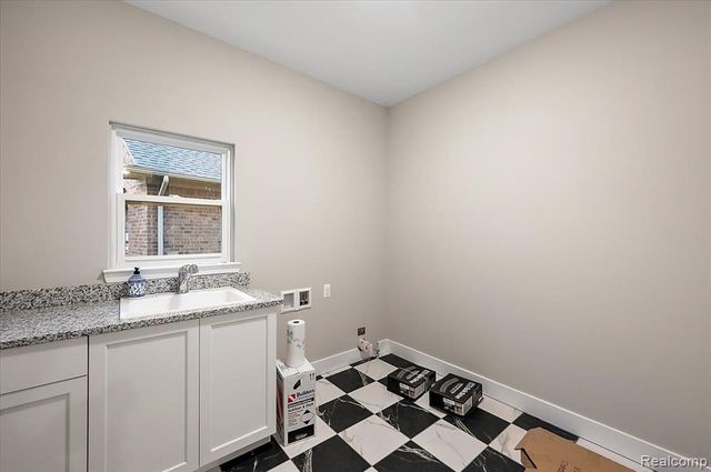 24021 Sawgrass Drive, Macomb, MI 48042