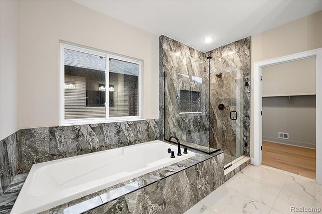 24021 Sawgrass Drive, Macomb, MI 48042