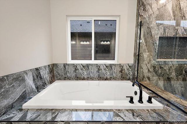 24021 Sawgrass Drive, Macomb, MI 48042