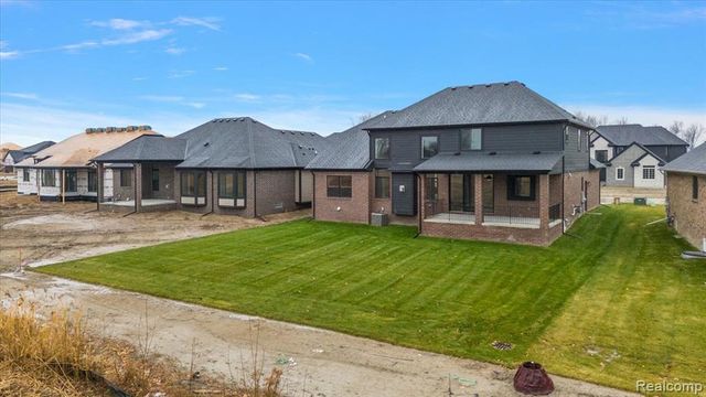 24021 Sawgrass Drive, Macomb, MI 48042
