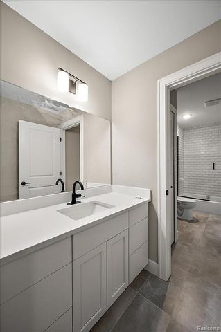 24021 Sawgrass Drive, Macomb, MI 48042