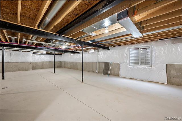 24021 Sawgrass Drive, Macomb, MI 48042