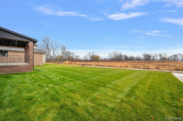 24021 Sawgrass Drive, Macomb, MI 48042